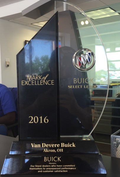 Buick_Mark_Of_Excellence_VanDevere_2016
